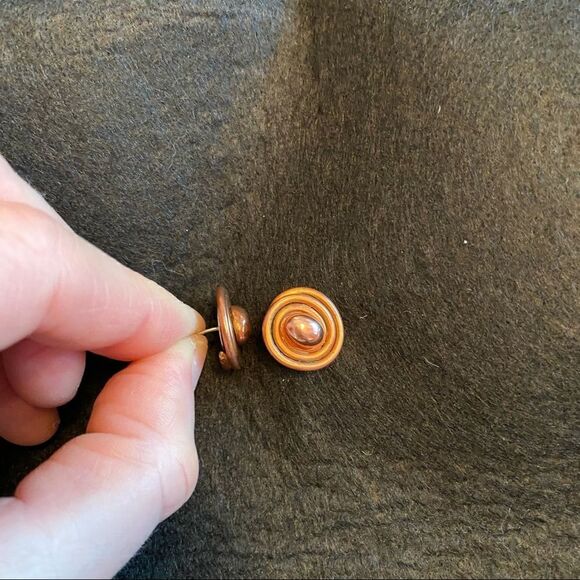 90s Copper Tone Metal Earrings - Picture 4 of 5